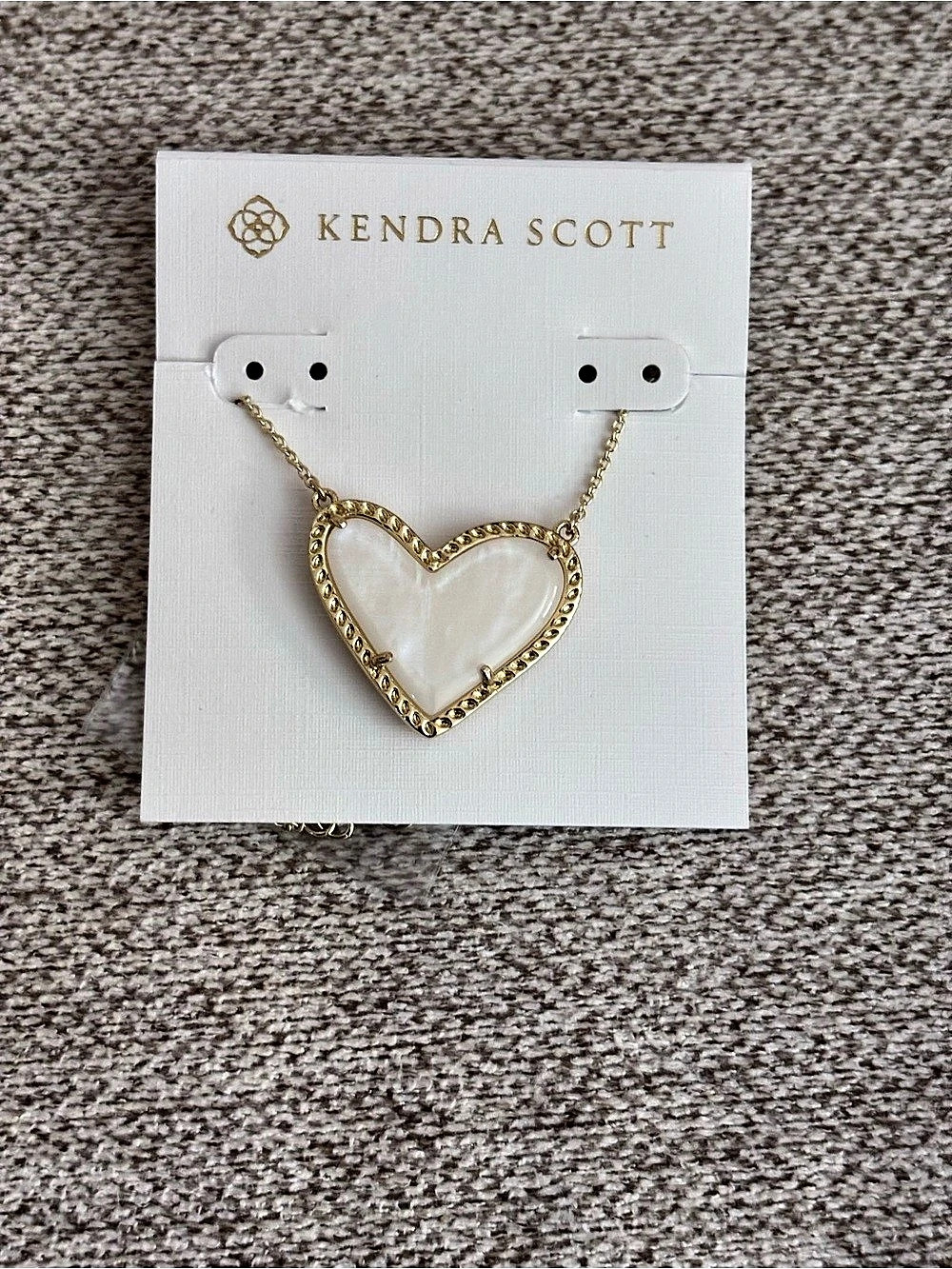 Kendra Scott Heart Pendant Necklace (White Mother of Pearl) Heart